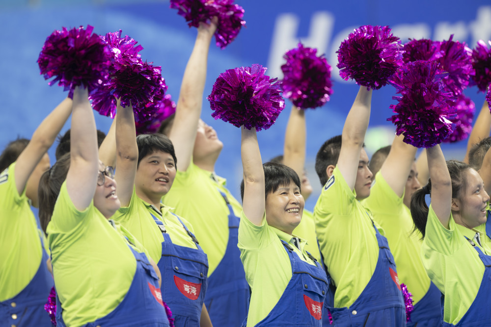 游泳赛场的温情瞬间:一支特殊的拉拉队(2)_腾讯新闻