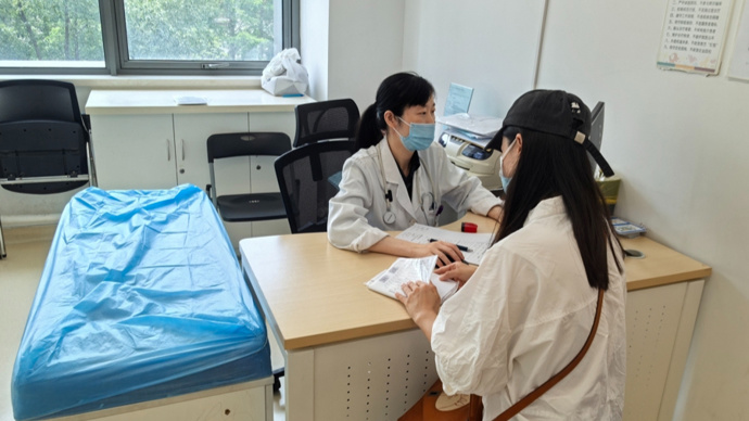 上海市儿童医院午间增设号源，家长带娃看病