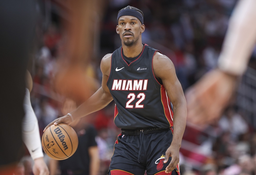 波普也是361代言人)最佳球员:阿隆-戈登361°拥有匹克签名鞋的球员