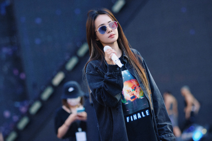 蔡依林问王俊凯理想型 王俊凯:女生,爱唱歌