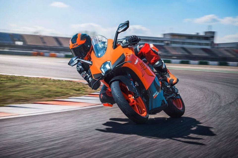 售价3.49万元，KTM RC450价格公布，到底是换壳、还是赛道小钢炮_腾讯新闻