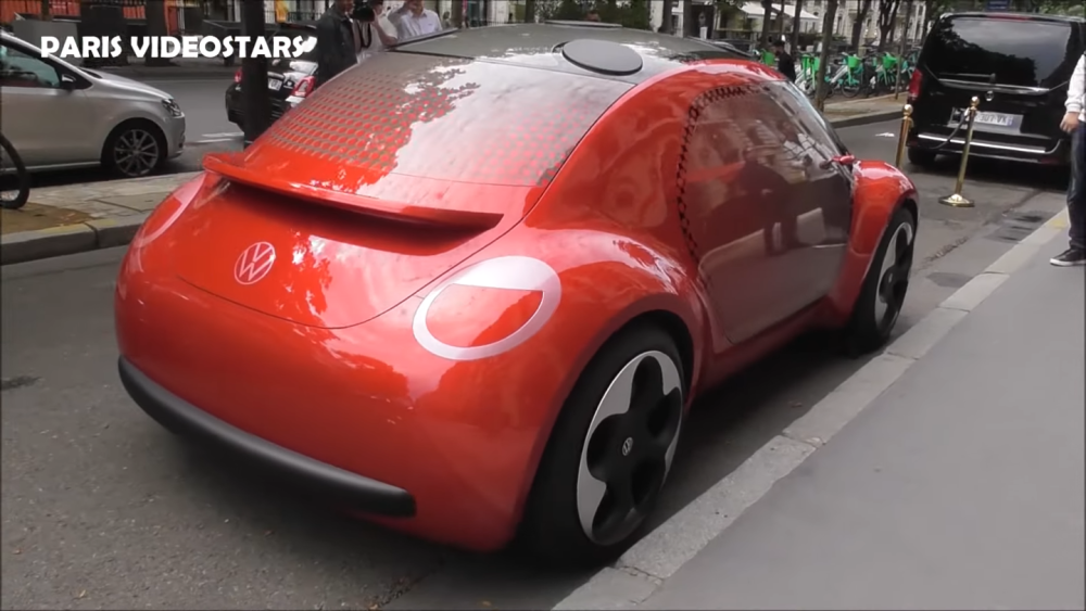 大众经典车型甲壳虫复活以电动概念车形式亮相巴黎街头