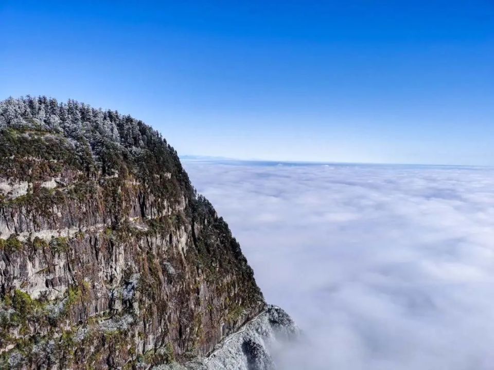 瓦屋山景色图片