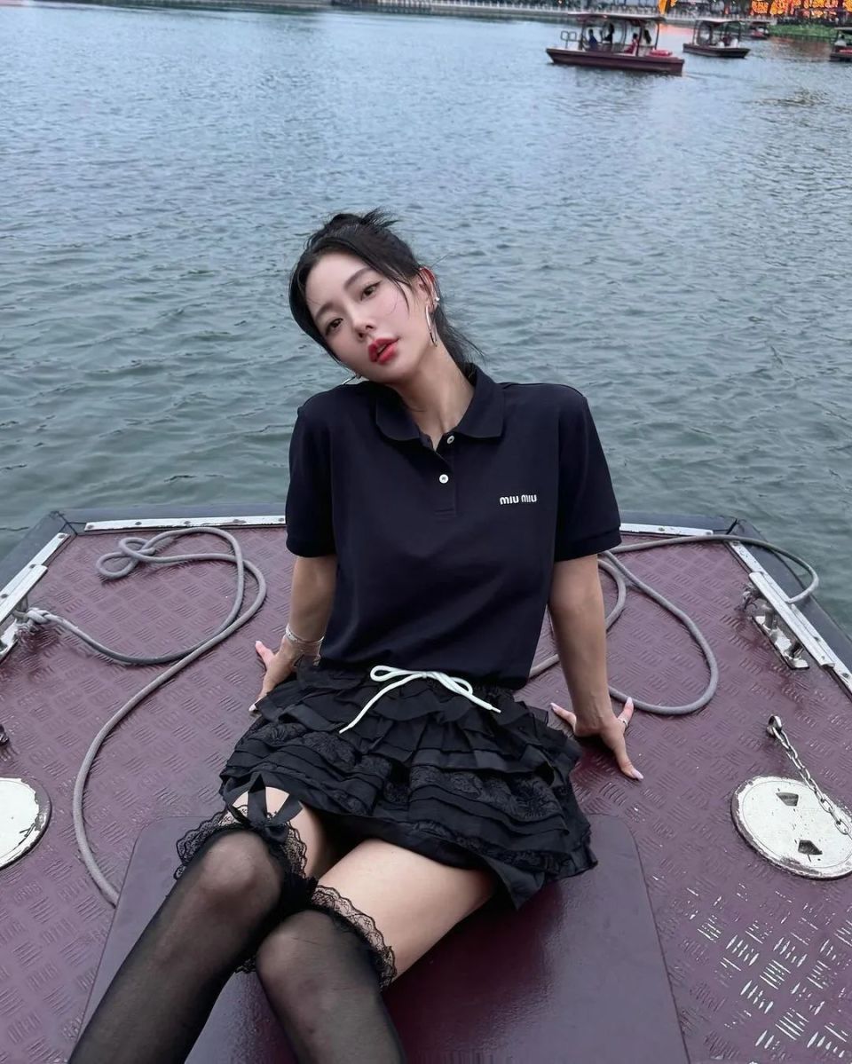韩国女神克拉拉(李成敏) 迷人外貌性感好身材