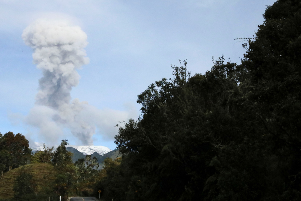 (外代一线)鲁伊斯火山处于"橙色"预警级别_腾讯新闻