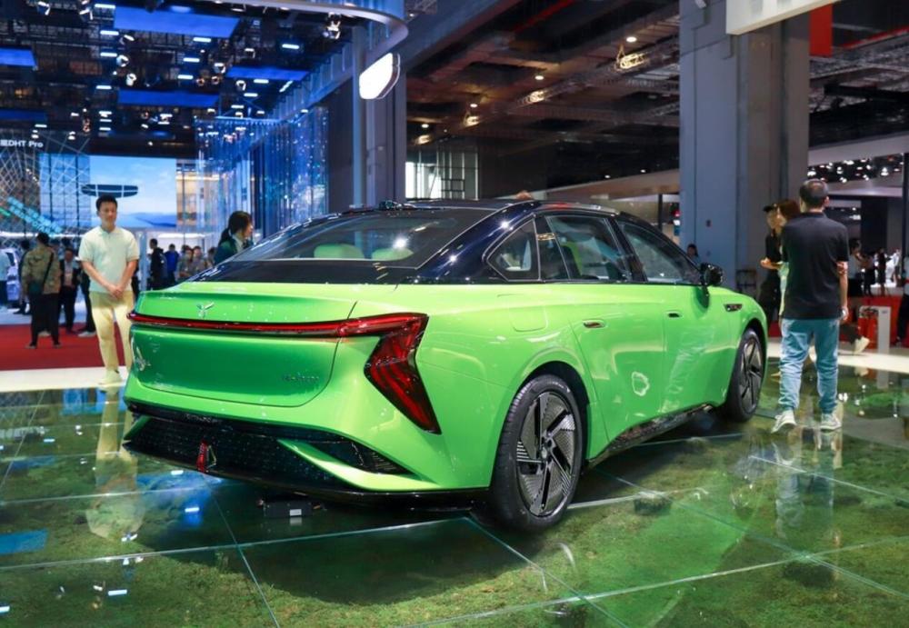 将于今年11月正式上市红旗e001纯电动车上海车展正式首发