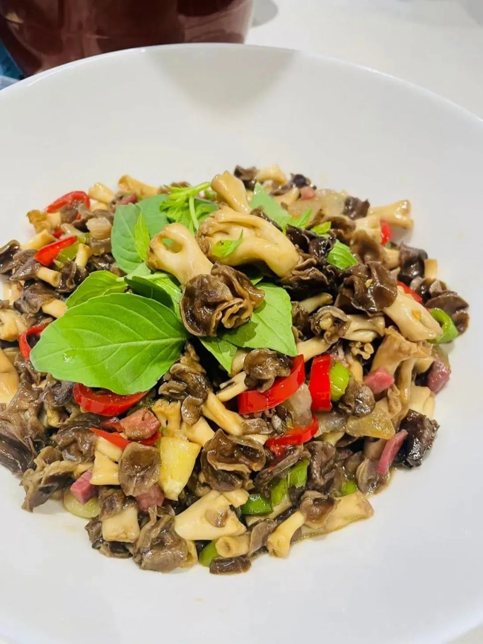 这也是我第一次吃云南菌子做的披萨,知道新疆的巴楚蘑菇是怎样的口感