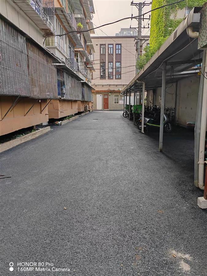 老旧小区路面硬化焕新颜解决居民心病赢得百姓点赞