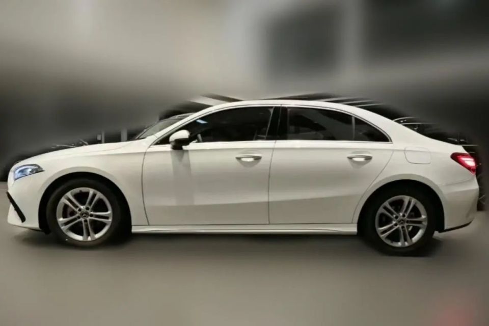 奔驰a级:客户全部都是女士,唯有颜值才是正义_腾讯新闻