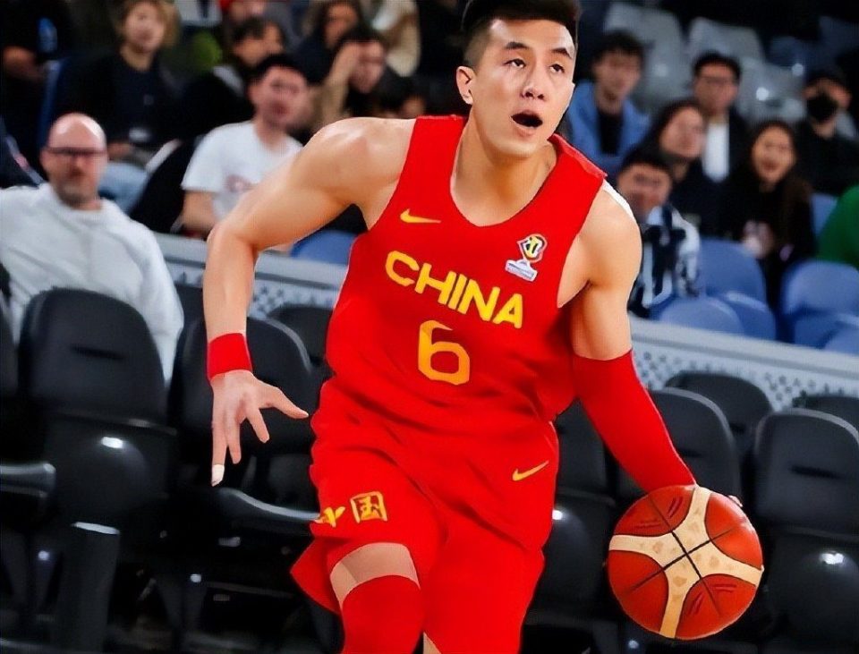 睢冉：郭艾伦曾被宫鲁鸣和媒体批评太独 但他照样替补赵继伟砍20多分_腾讯新闻