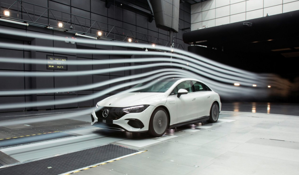 宝马i3,五折卖爆了,奔驰eqe,五折还卖不动?