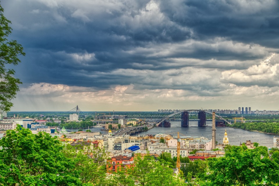 乌克兰豪宅鬼城多年前一套最低卖四百多万今荒废无人问津