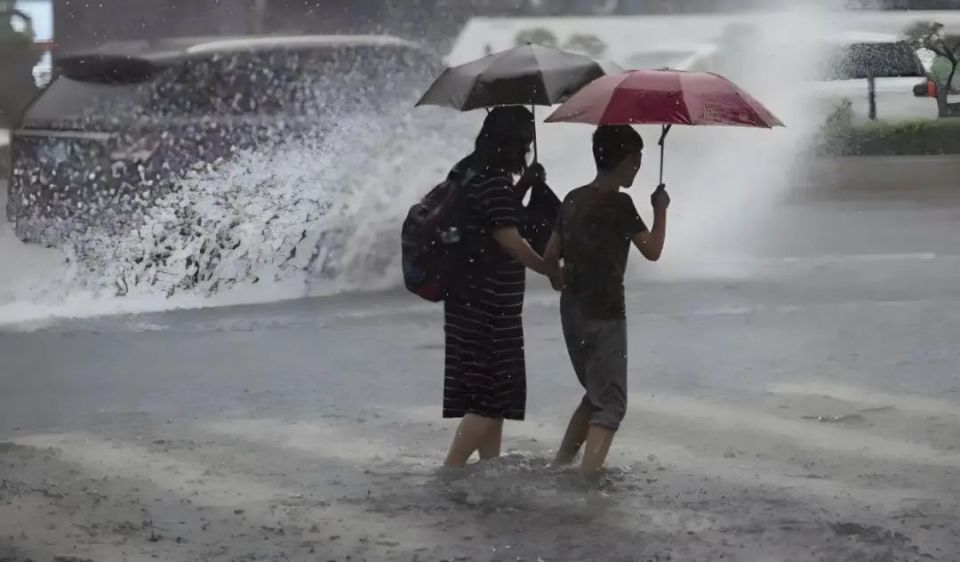 湖南发布三预警!暴雨,高温齐"上线"