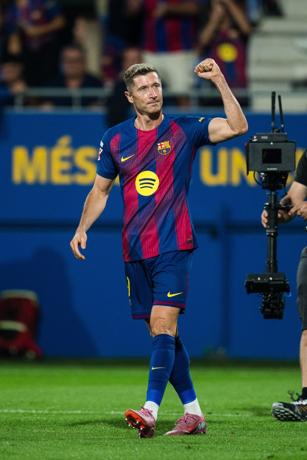 足球——西甲：巴塞罗那胜巴伦西亚-腾讯新闻