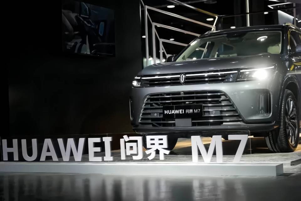 "海王"华为又惹争议,几大合作方为何怨气连连?_腾讯新闻