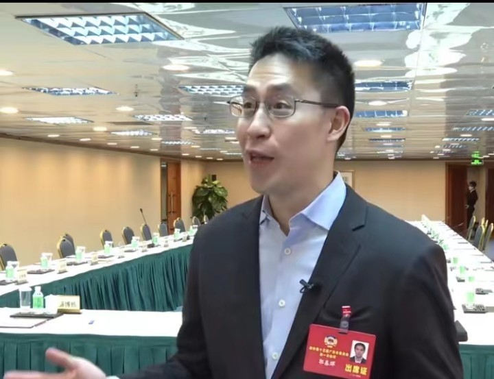 全国政协委员,新鸿基地产执行董事郭基辉"他全力支持政府的房屋政策