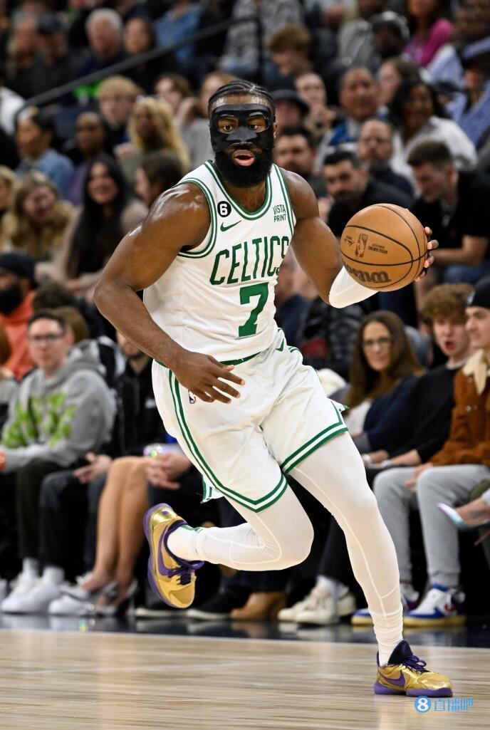 杰伦-布朗:感觉我们坠入了地狱 但又打回来了_腾讯新闻