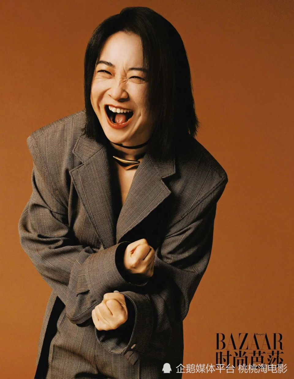 贾玲《时尚芭莎》封面大片,蜕变归来展现美丽坚韧女性力量_腾讯新闻