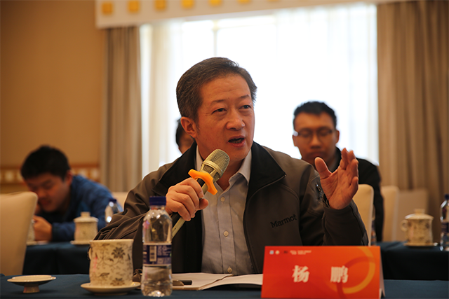 复旦大学新闻学院党委副书记杨鹏副教授,武汉大学社会学专业学生李璇