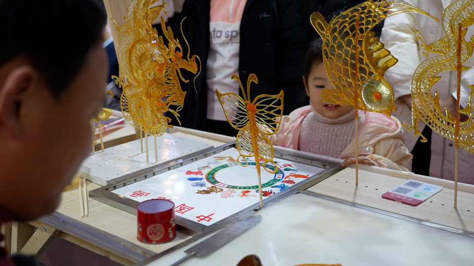 团圆年当过实习刑警的糖画艺人|面孔_腾讯新闻