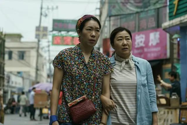 孤注一掷接电话机场(孤注一掷下一句怎么接)