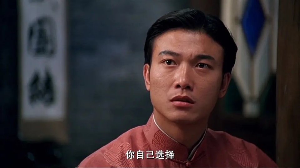 61岁钱小豪近照状态引热议!暴瘦秃头显沧桑,曾自曝10年无性生活