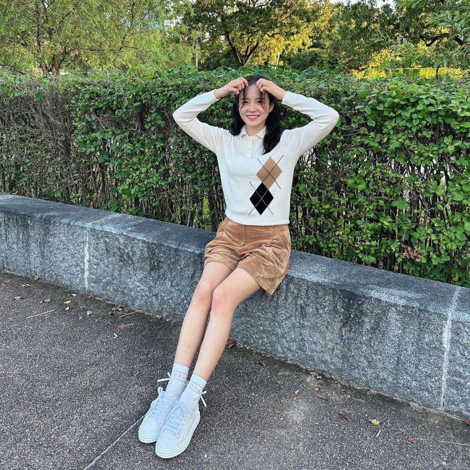 还记得吗？10年前一笑成名！韩国再度出征亚洲杯，女主播为其加油_腾讯新闻