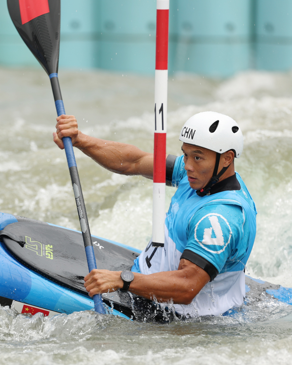 皮划艇激流回旋全鑫晋级男子单人皮艇