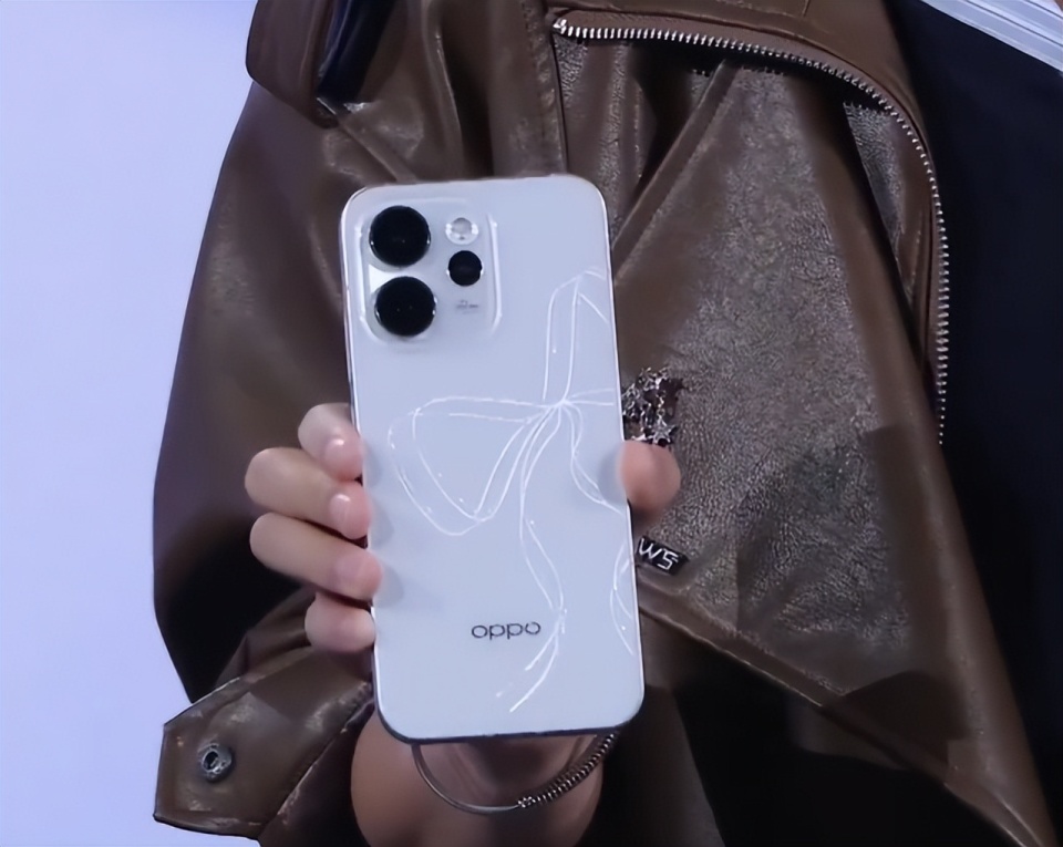 Điện thoại mới ra mắt pin 200MP, pin 6500mAh có mặt lưng đẹp nhất 2025