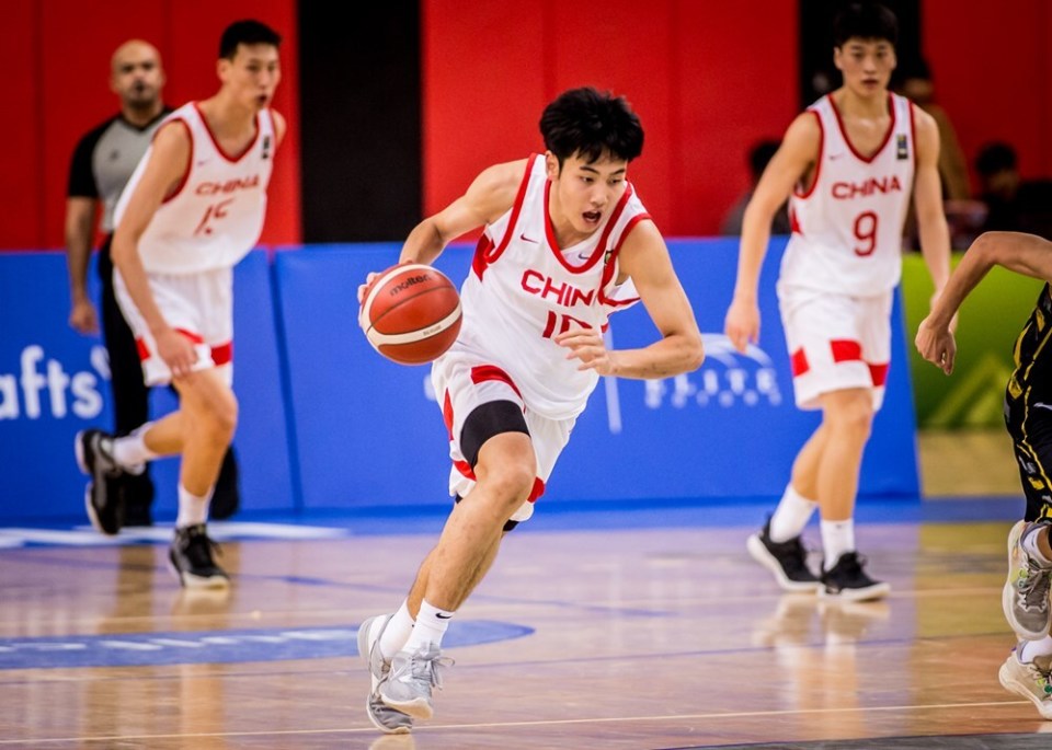 小世界杯国青惊现丁神接班人天才后卫没打亚青赛李晓勇又遭质疑