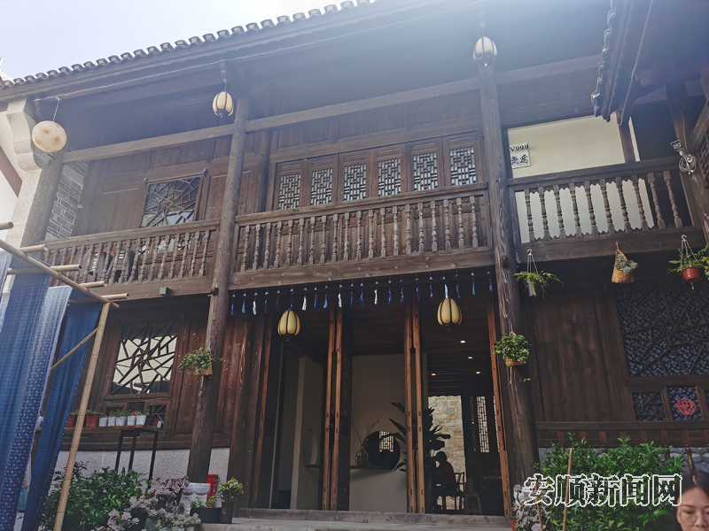 文化｜安顺古城历史文化街区：古城“焕新”延续历史文脉，推进多元业态共融_腾讯新闻