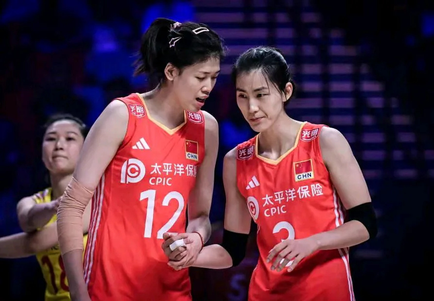 cctv5播中日女排战,朱婷袁心玥引热议,李盈莹要说法,蔡斌难办
