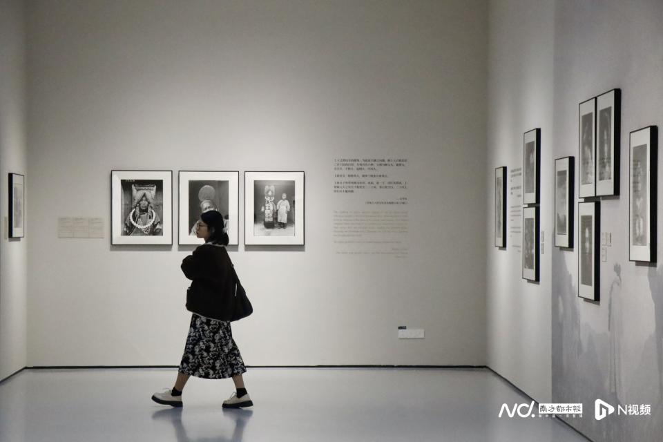 他的摄影具有人类学和图像志意义：庄学本专题展广州开幕_腾讯新闻