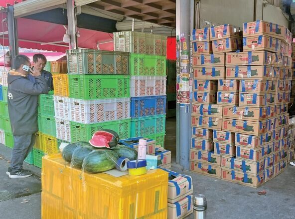 28元公斤昆明黑美人西瓜上市