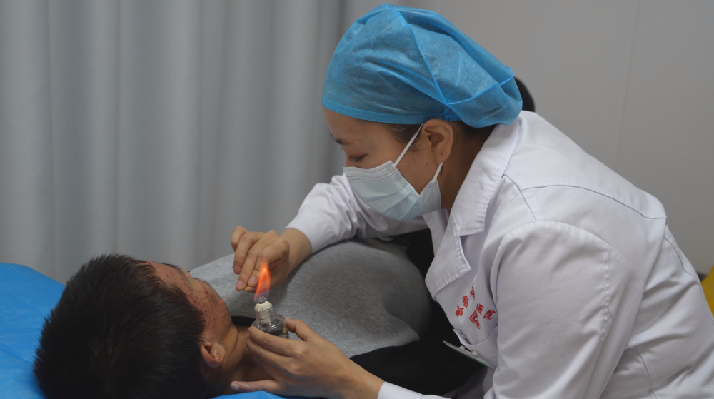 医讯怎么用岐黄医讯 ｜ 痤疮湿疹不用慌！中医火针疗法为皮肤健康保驾护航_https://www.jmylbn.com_新闻资讯_第2张