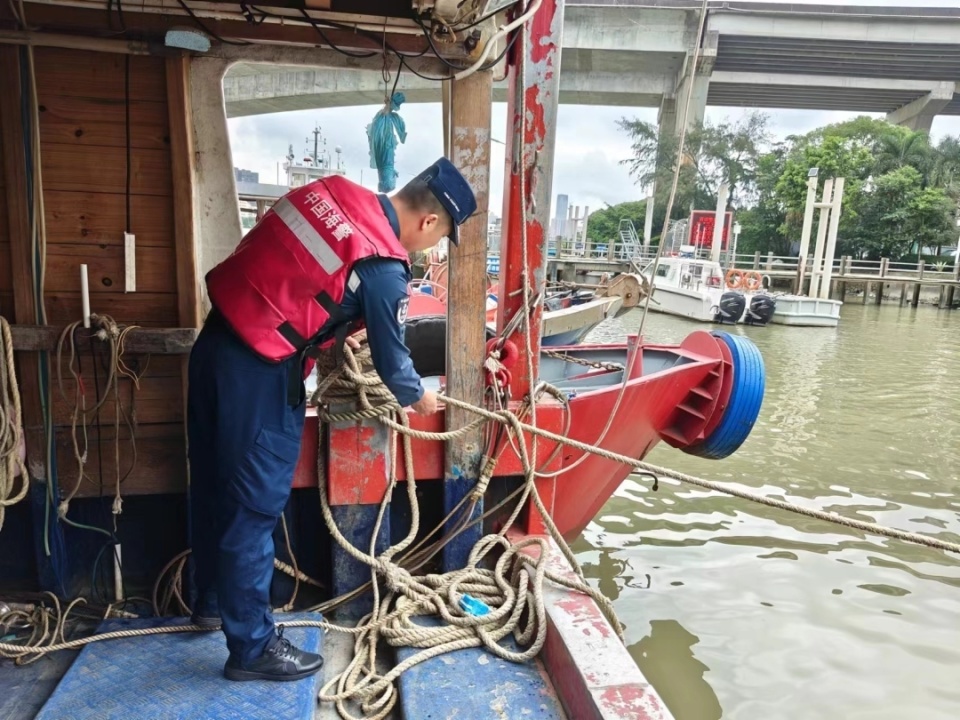 台风登陆在即!广东海警深入辖区全力开展防台风防汛工作