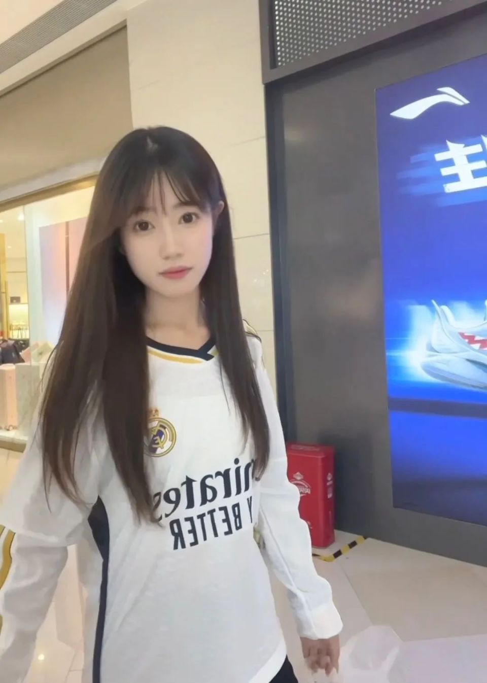 采访丨女球迷小7:期待c罗的欧洲杯_腾讯新闻