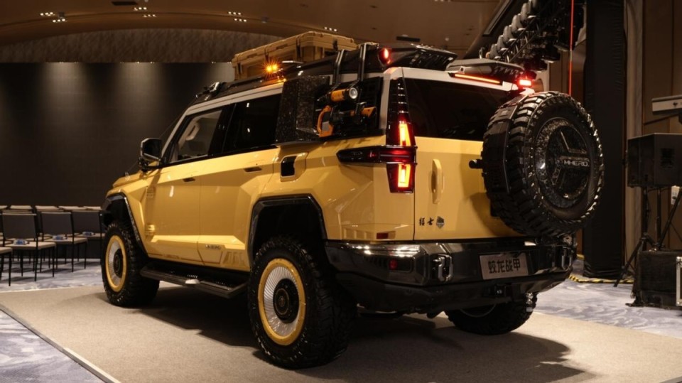 猛士917蛟龙战甲正式预售 76.8-86.8万元_腾讯新闻