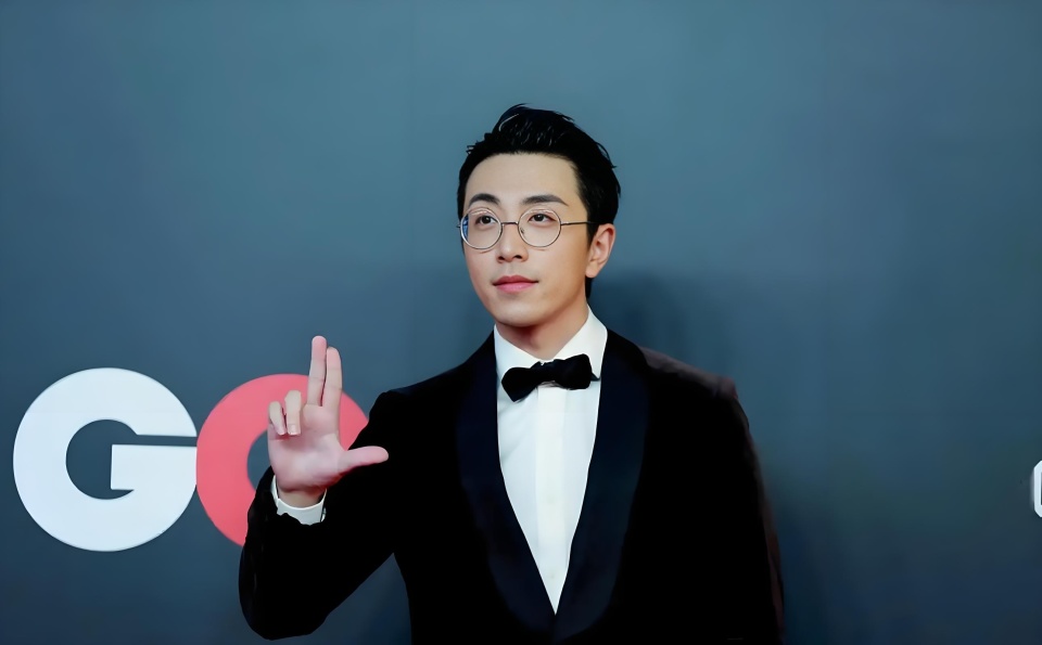 2025年男明星票房排名，肖战挺进前十，刘昊然居冠，白客意外成黑马_腾讯新闻