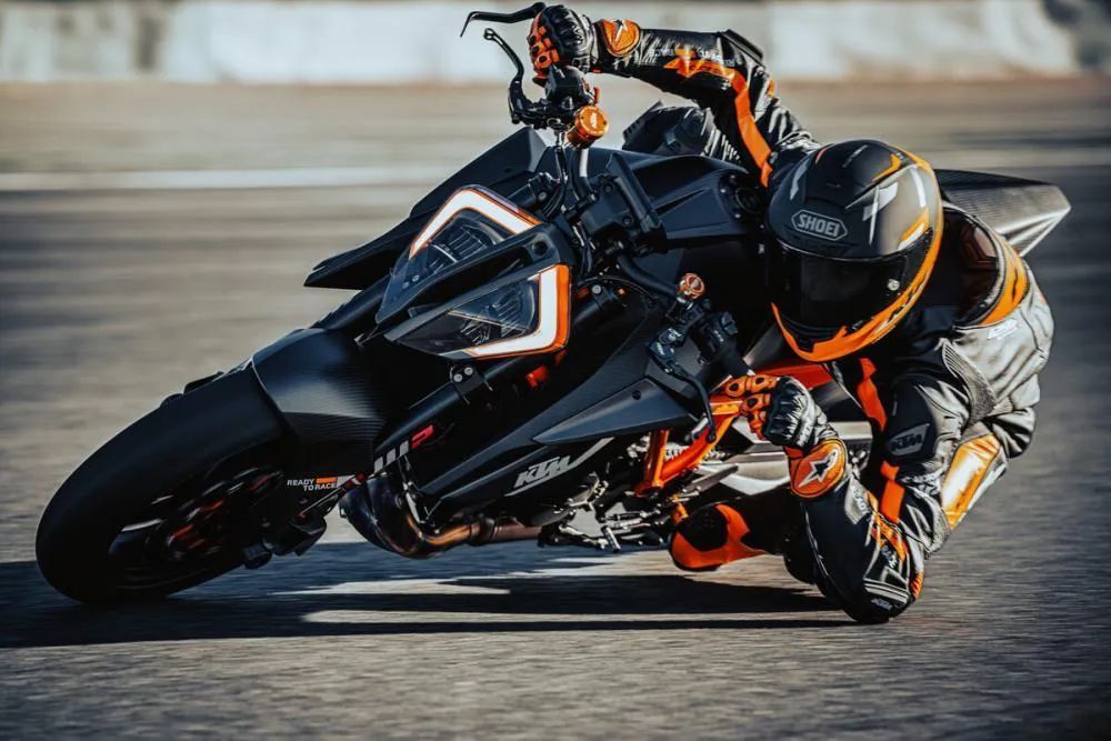 限量500台!2023款ktm 1290 super duke rr终于来了!_腾讯新闻