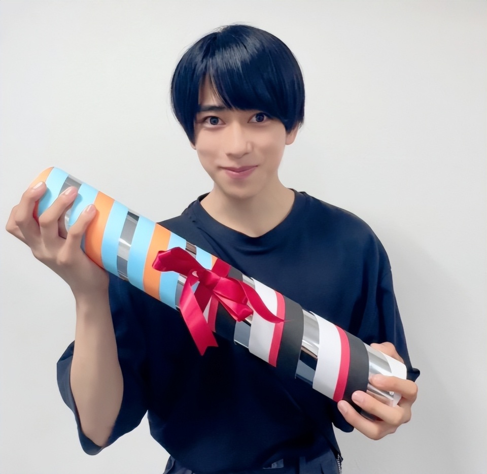 假面骑士极狐与歌查德交接仪式公开新剧男主的颜值需要慢慢适应