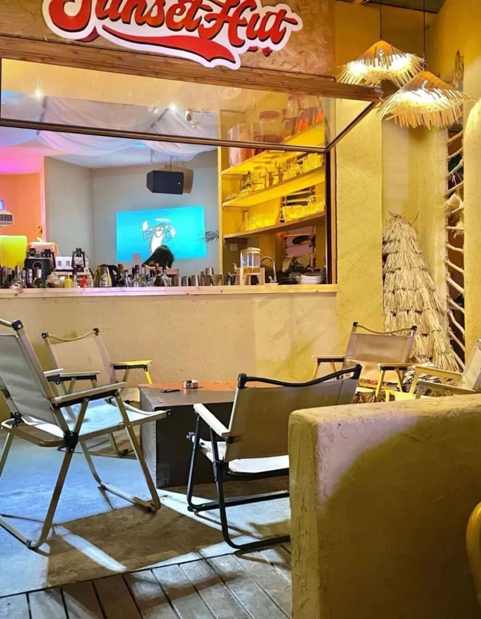 一起来感受一下现场氛围吧~灌口夜经济与酒店民宿酒馆等行业的高质量