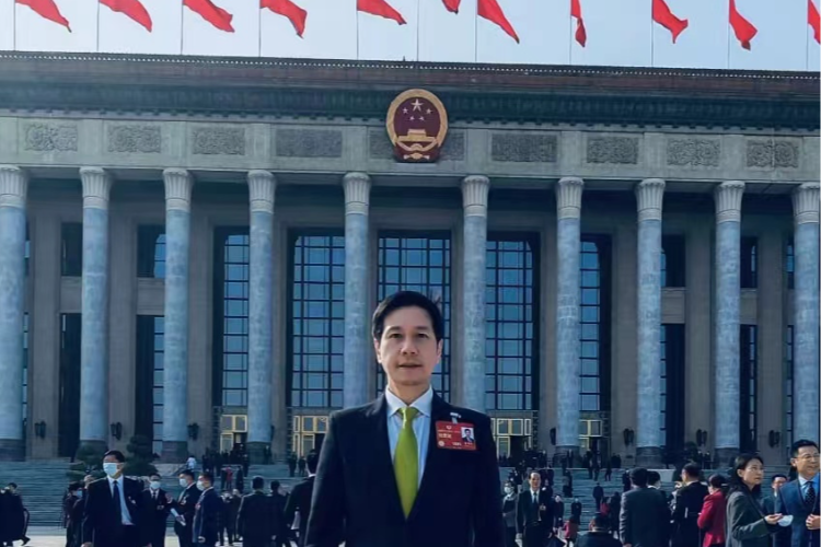 港区全国政协委员吴杰庄：建议实施“人才绿卡”畅通湾区交流_腾讯新闻