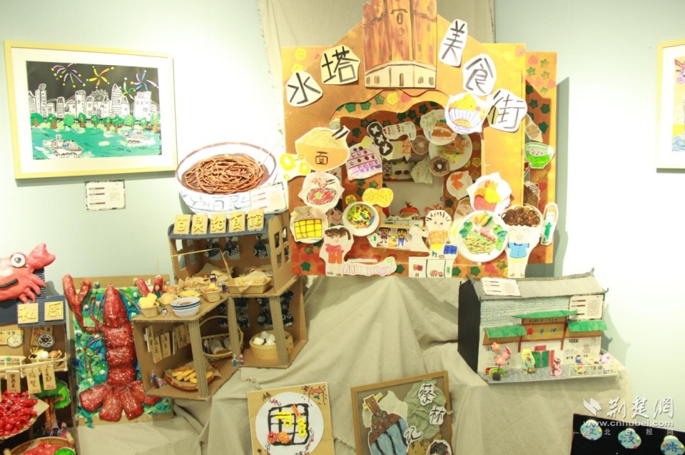 "童眼·观名胜"展厅.记者何鹏 摄"童眼·观名胜"展厅.