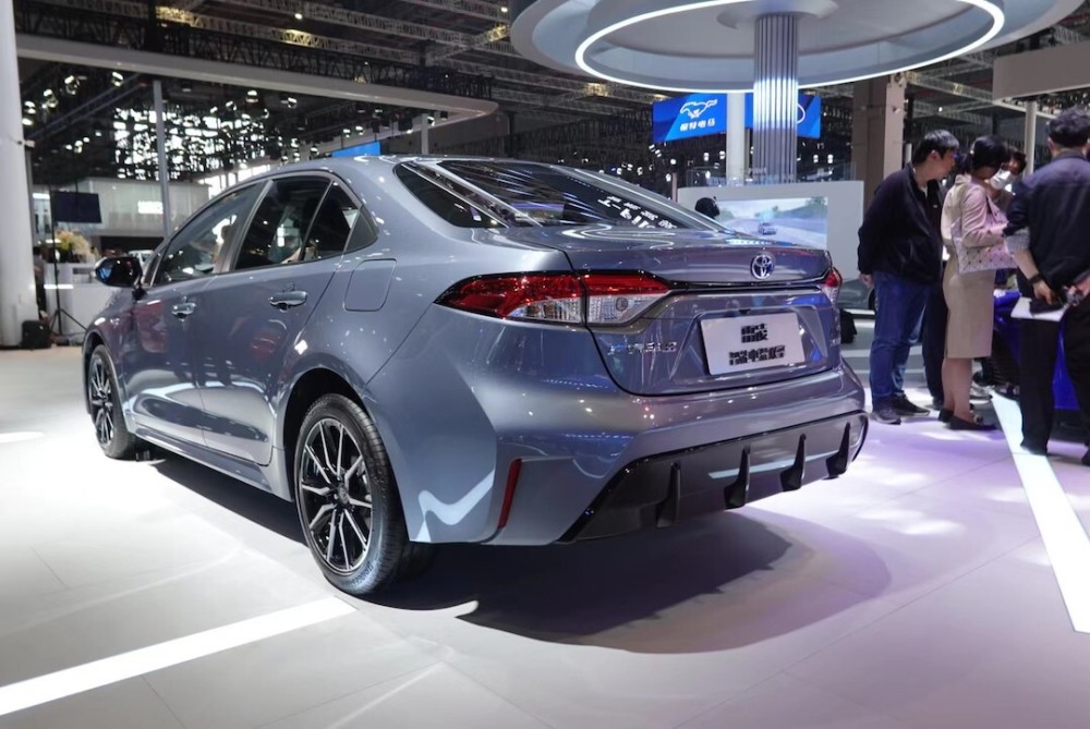 2023上海车展丨第五代智能电混双擎系统广汽丰田全新雷凌亮相