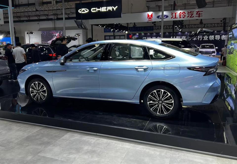 奇瑞风云a8pro将上市换装新前脸增加纯电续航70km版