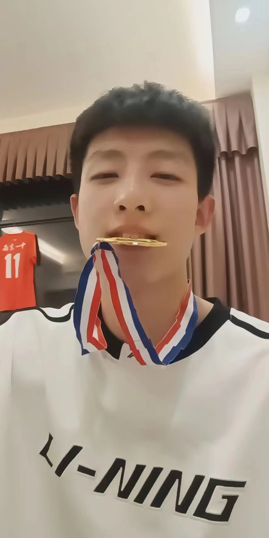 排球小将吴昊泽:球不落地,永不言弃!_腾讯新闻