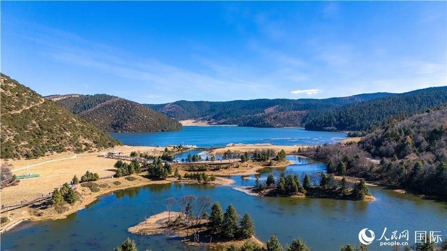 世界的香格里拉初冬时节云南香格里拉国家公园如画美景惹人醉