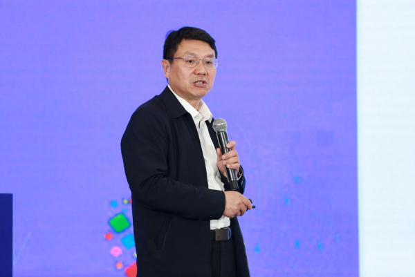 在北京理工大学计算机学院副院长,教授,博士生导师刘驰主持的"全体