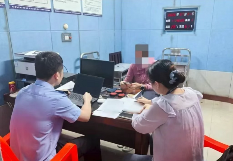 海南5名主播为诱导打赏，用方言进行淫秽、低俗性暗示直播，均被罚